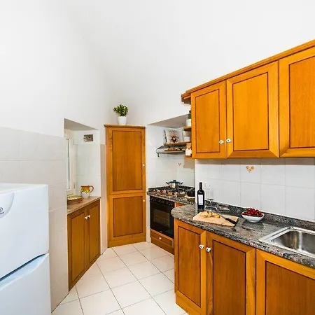 Alcione Konukevi Positano