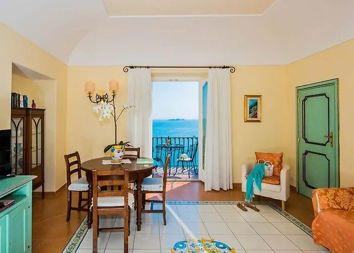 Гостьовий будинок Alcione 4*