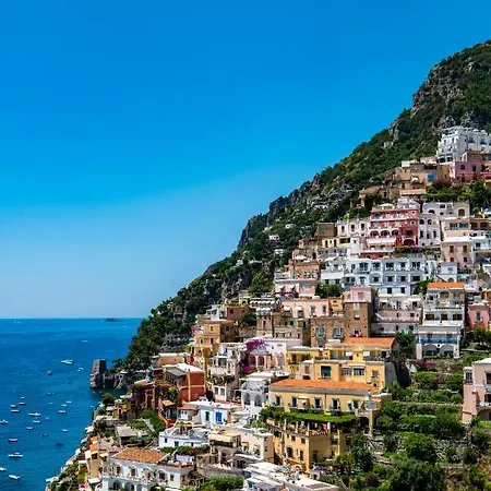 アルシオーネ レジデンス ゲストハウス 4*