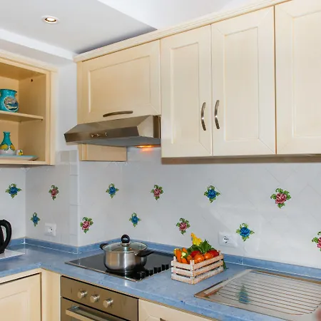 アルシオーネ レジデンス 4*