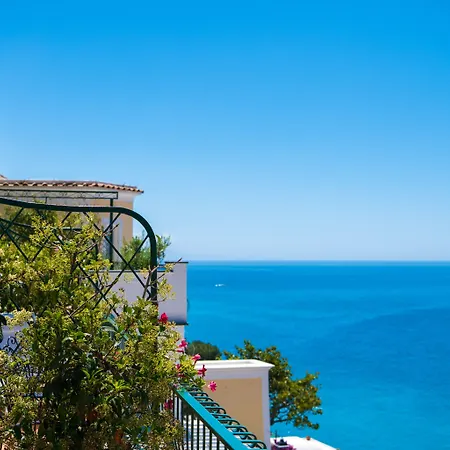 アルシオーネ レジデンス 4*