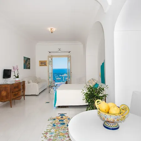 アルシオーネ レジデンス 4*