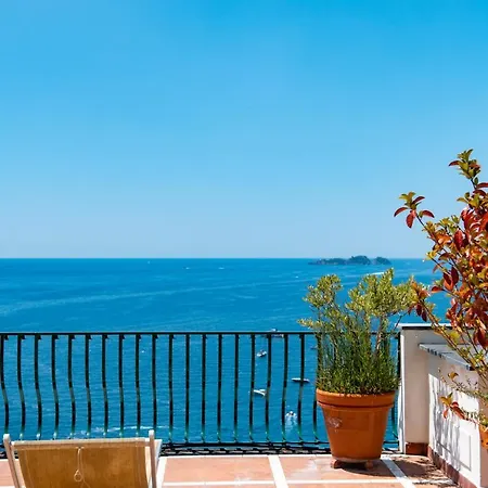 アルシオーネ レジデンス 4*